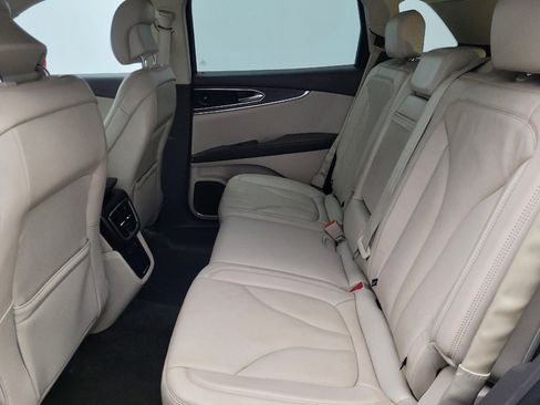 Used 2016 Lincoln MKX Reserve w/ Technology Package image 18