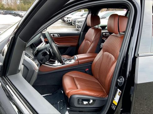 Used 2019 BMW X5 xDrive50i w/ M Sport Package image 8