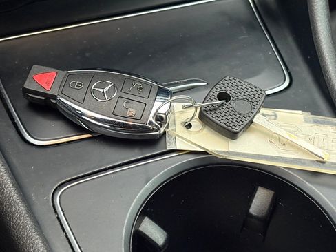 Used 2018 Mercedes-Benz GLA 250 image 40