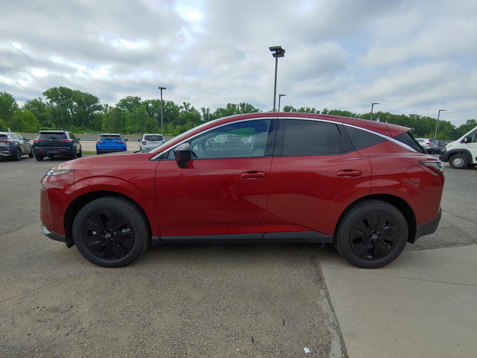 Used 2025 Nissan Murano SV AWD/4WD image 11