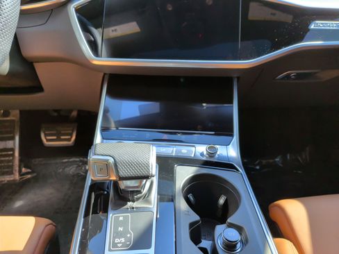 Used 2024 Audi RS 6 performance image 30