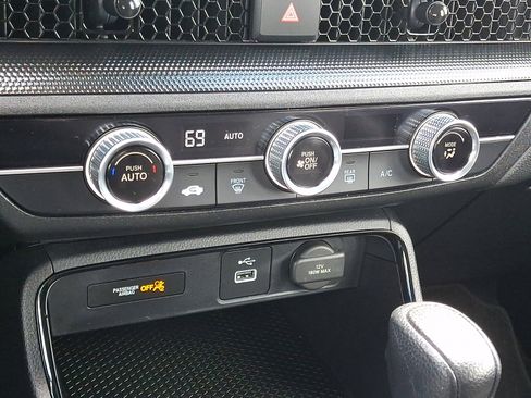 Used 2024 Honda CR-V LX image 15