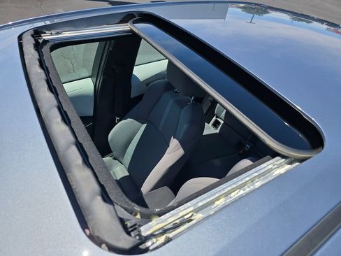 Used 2024 Toyota Corolla SE w/ SE Premium Package FWD image 18