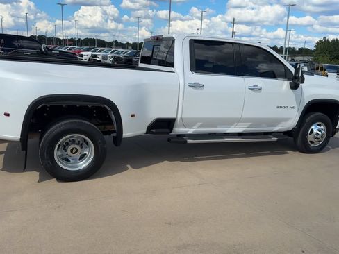 Used 2021 Chevrolet Silverado 3500 High Country AWD/4WD image 9