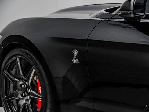 Used 2021 Ford Mustang Shelby GT500 w/ Carbon Fiber Track Pack RWD image 42