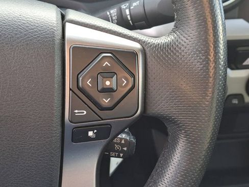 Used 2017 Toyota Tacoma SR5 image 10