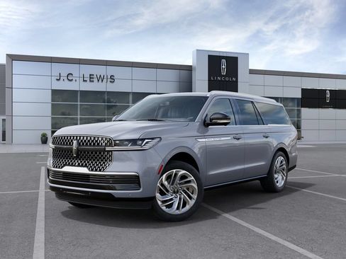 New 2027 Lincoln Navigator L Reserve AWD/4WD image 3
