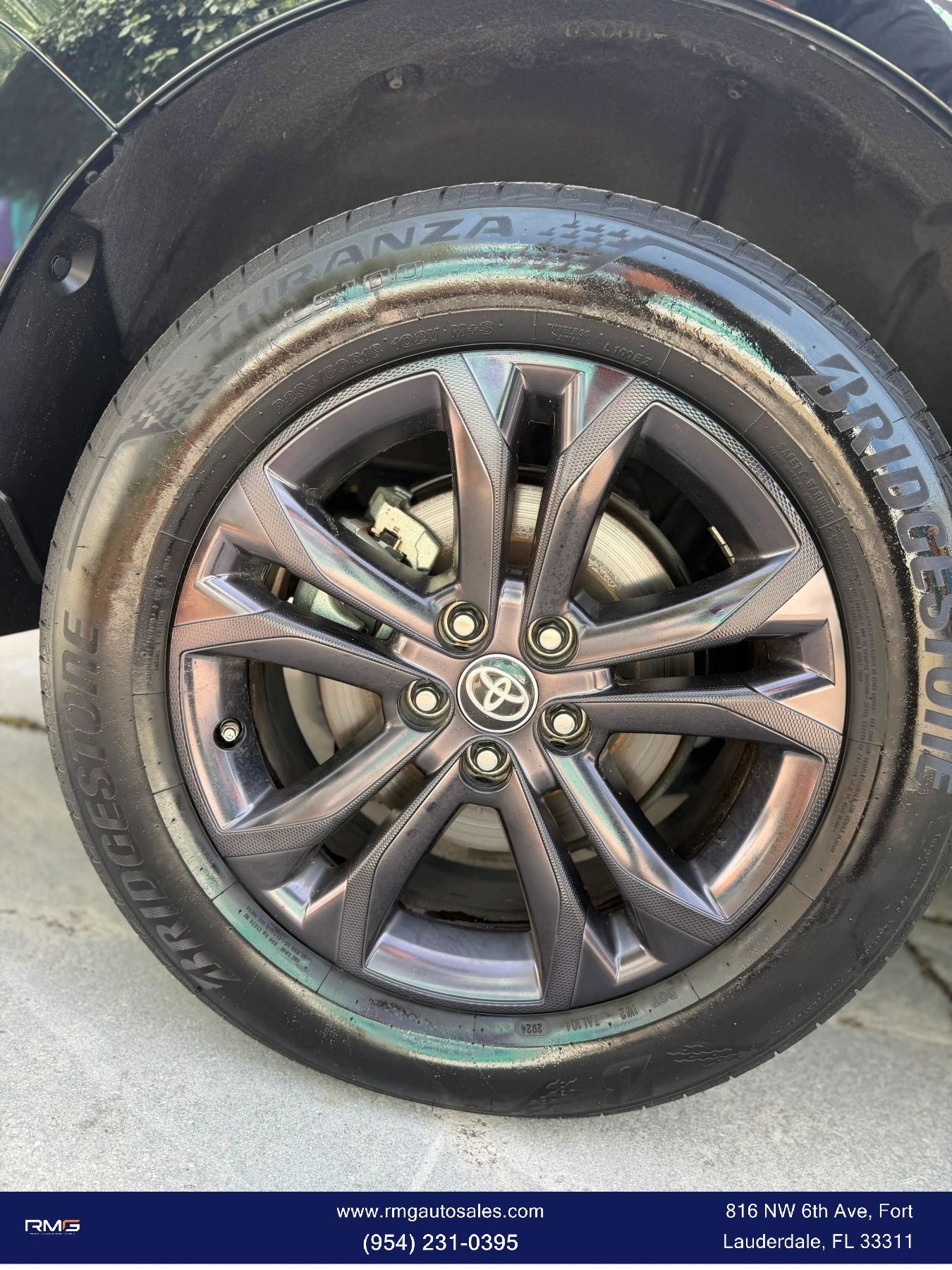Used 2024 Toyota Sienna XLE Woodland Edition AWD/4WD image 8