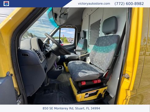 Used 2005 Dodge Sprinter 2500 w/ PWR Convenience Group RWD image 18