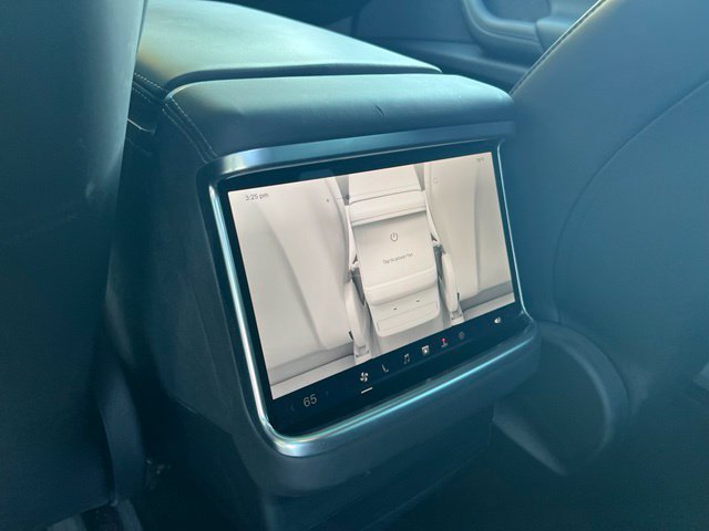 Used 2025 Tesla Model X AWD/4WD image 33