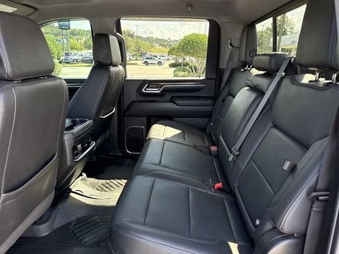 Used 2024 Chevrolet Silverado 2500 LT w/ Midnight Edition AWD/4WD image 10