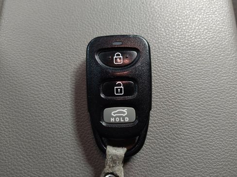 Used 2020 Hyundai Elantra SE FWD image 32