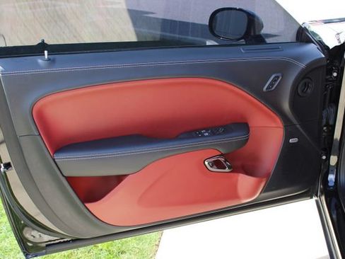Used 2023 Dodge Challenger SRT Hellcat w/ Driver Convenience Group RWD image 9