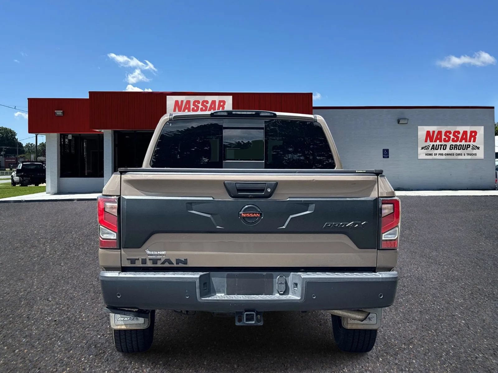 Used 2021 Nissan Titan PRO-4X w/ Pro-4x Convenience Package AWD/4WD image 5