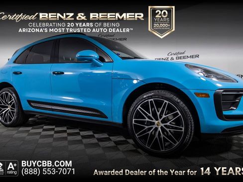Used 2022 Porsche Macan AWD/4WD image 1