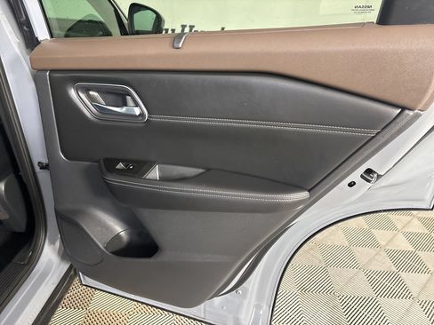 Used 2021 Nissan Rogue SL FWD image 28