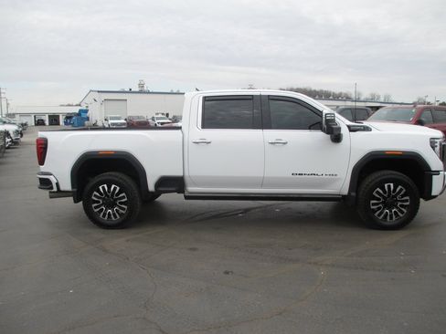 Used 2024 GMC Sierra 2500 Denali Ultimate image 5