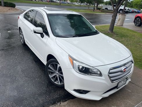 Used 2016 Subaru Legacy 2.5i Limited AWD/4WD image 3