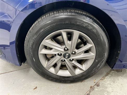 Used 2020 Kia Optima LX image 25