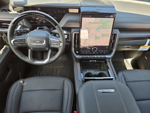 New 2026 GMC Yukon Denali w/ Denali Reserve Package AWD/4WD image 16