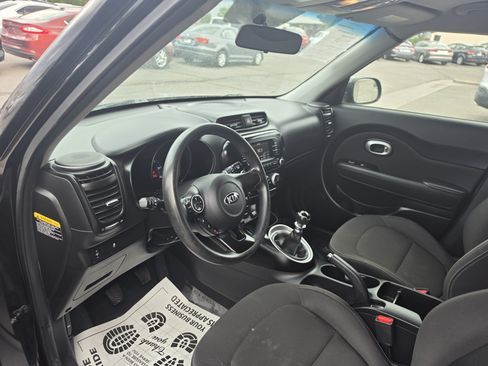 Used 2018 Kia Soul FWD image 11