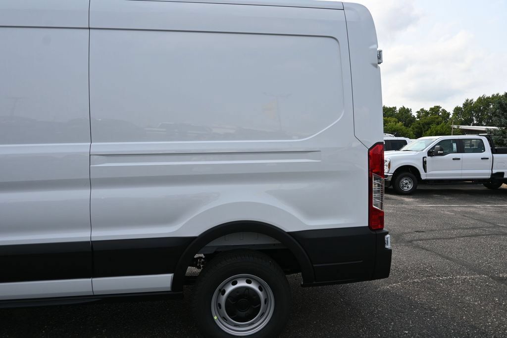 New 2026 Ford Transit 150 148 Medium Roof w/ Load Area Protection Package RWD image 40