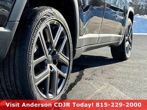 New 2026 Jeep Compass Latitude image 13