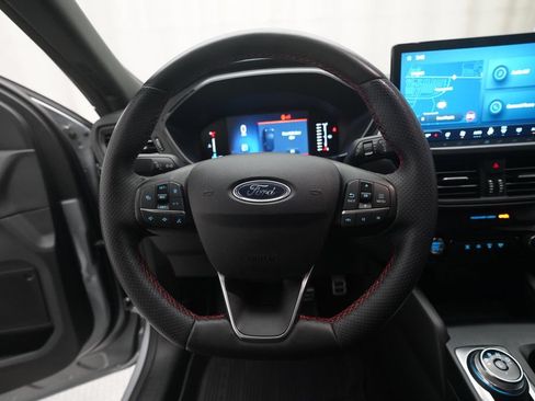 Used 2024 Ford Escape ST-Line w/ Tech Pack #1 AWD/4WD image 4