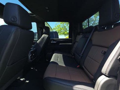 Used 2025 Chevrolet Silverado 2500 High Country w/ High Country Premium Package image 12