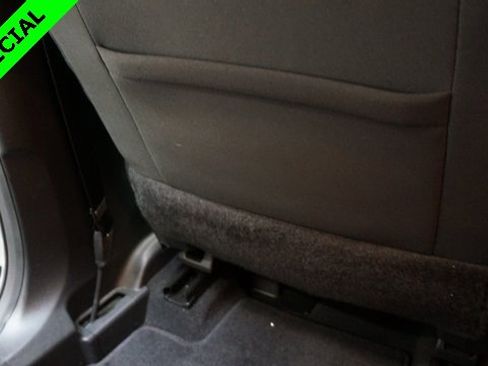 Used 2022 Nissan Rogue SV image 38