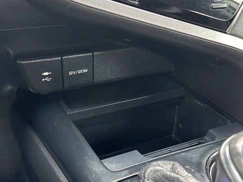 Used 2019 Toyota Camry SE w/ Carpet Mat Package FWD image 35