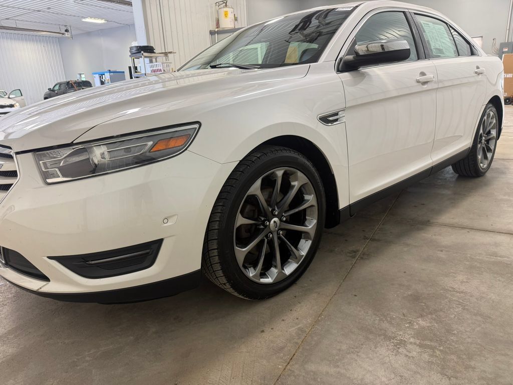 Used 2013 Ford Taurus Limited FWD image 7