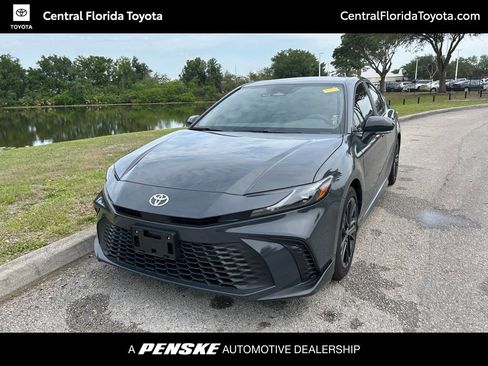 Certified 2025 Toyota Camry SE FWD image 1