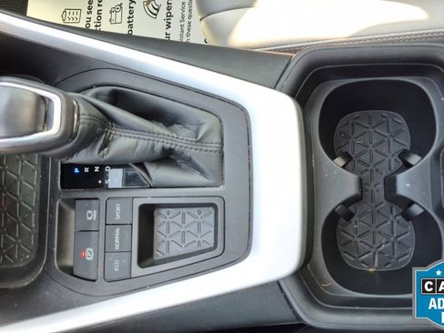 Used 2021 Toyota RAV4 XLE Premium image 15