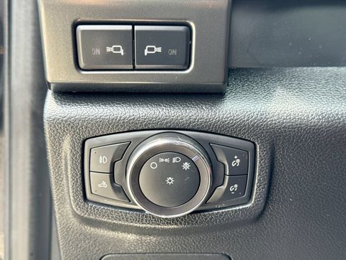 Used 2019 Ford F150 Lariat w/ Equipment Group 502A Luxury AWD/4WD image 33