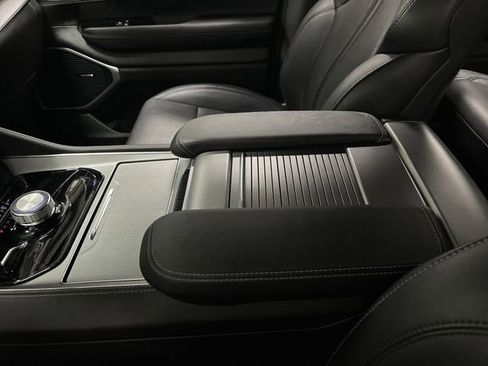 Used 2024 Jeep Wagoneer Series II image 22