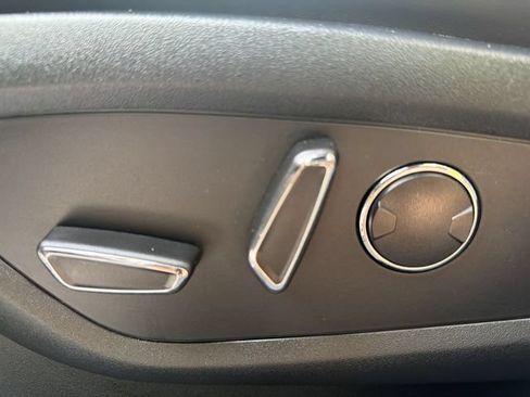 Used 2021 Lincoln Nautilus Reserve FWD image 12