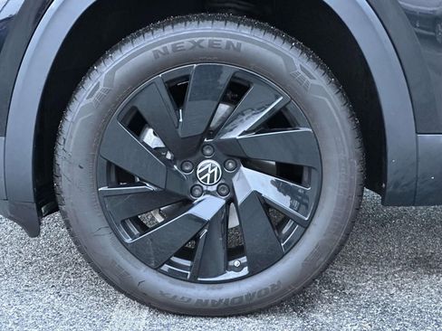 Used 2025 Volkswagen Atlas SE image 7