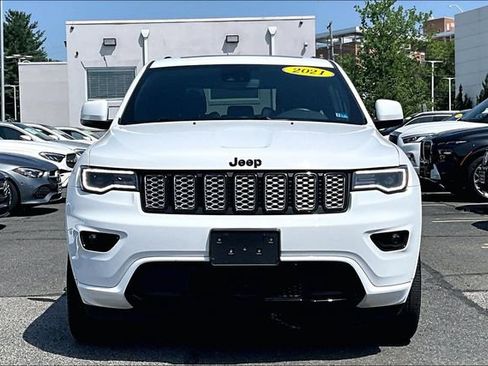 Used 2021 Jeep Grand Cherokee Laredo X AWD/4WD image 2