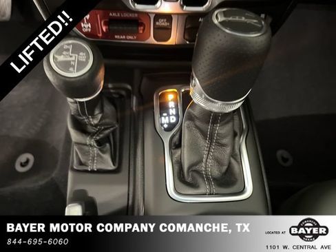 Used 2025 Jeep Gladiator Mojave AWD/4WD image 15