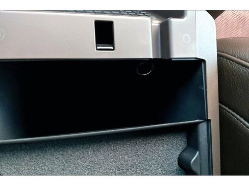 Used 2022 Ford Explorer King Ranch image 15