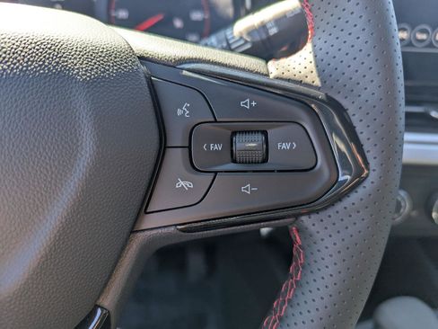 New 2026 Chevrolet Trax RS w/ Sunroof Package image 31