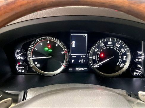 Used 2016 Lexus LX 570 4WD w/ Luxury Package image 16