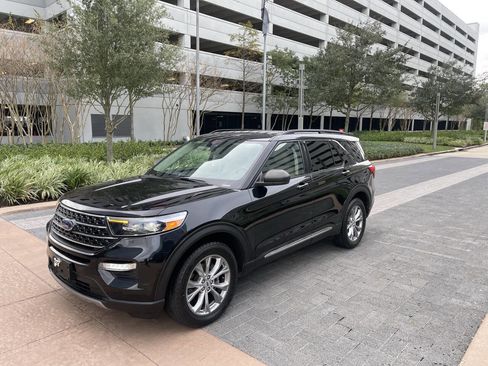 Used 2020 Ford Explorer XLT w/ Equipment Group 202A image 22