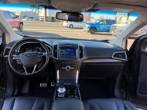 Used 2019 Ford Edge Titanium w/ Equipment Group 301A image 16