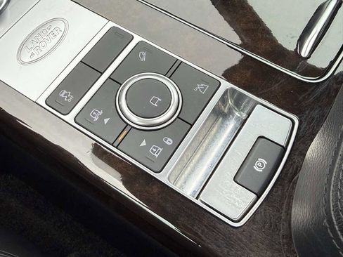 Used 2020 Land Rover Range Rover image 32