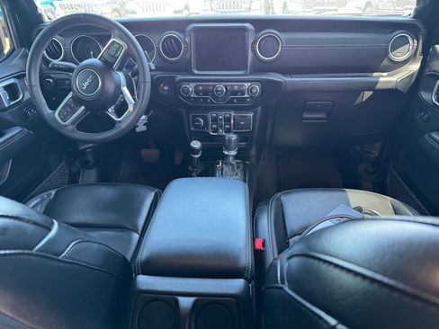 Used 2023 Jeep Wrangler Unlimited Sahara AWD/4WD image 7