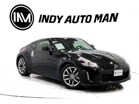 Used 2013 Nissan 370Z Touring image 2
