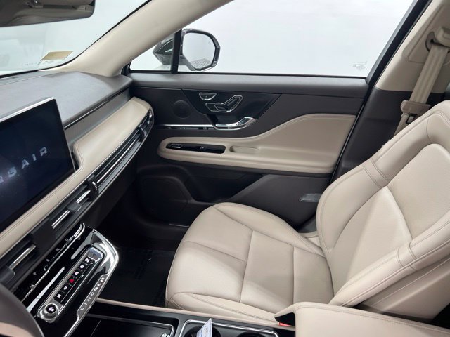Used 2023 Lincoln Corsair AWD w/ Equipment Group 101A image 16