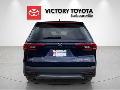 Used 2024 Toyota Grand Highlander AWD image 4